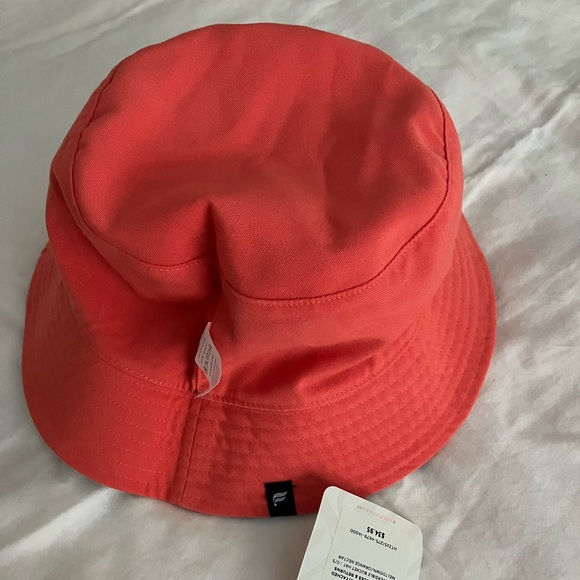 Fabletics reversible bucket hat - Picture 3 of 4